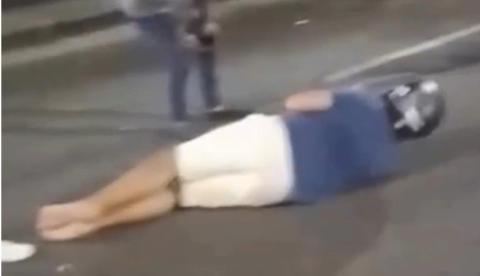 Racha entre carros termina com motociclista e mulher feridos na Av. Djalma Batista