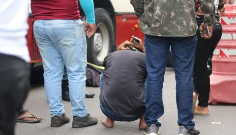 Mulher esmagada por ônibus tentou desviar de obra na Av. Cosme Ferreira, diz motorista