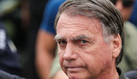 Bolsonaro deve ser mantido em prisão domiciliar por problemas de saúde
