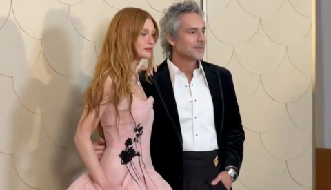 Marina Ruy Barbosa e Alexandre Nero se reencontram em evento e atraem atenções