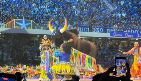 Caprichoso abre última noite do Festival de Parintins com homenagem à força da Amazônia