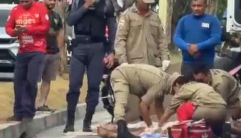 Motociclista é lançado para baixo de caminhão durante acidente no Tarumã