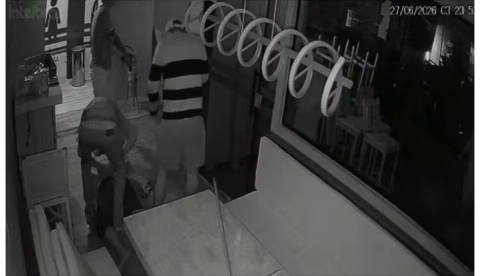 Grupo amarra vigilante e rouba loja no Parque Dez