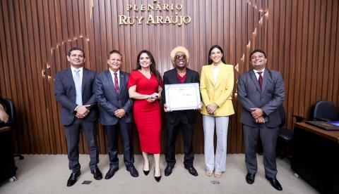 Músico Ivo Meirelles recebe Título de Cidadão do Amazonas