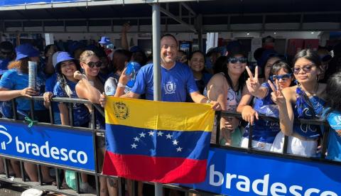 Em meio a tragédia, venezuelano celebra vida e cultura no Festival de Parintins