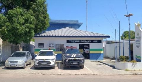 Após apanhar de traficantes na rua, homem agride esposa e é preso no Jorge Teixeira