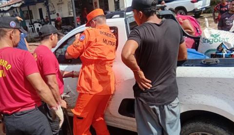 Bombeiros resgatam idosa de 108 anos presa dentro de carro no interior do Amazonas