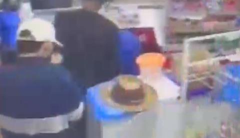 Vídeo revela que dono de panificadora foi agredido e reagiu antes de ser baleado no São José
