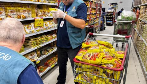 Cesta básica fica 4,68% mais cara em Manaus; variação de preços entre supermercados chega a R$ 65