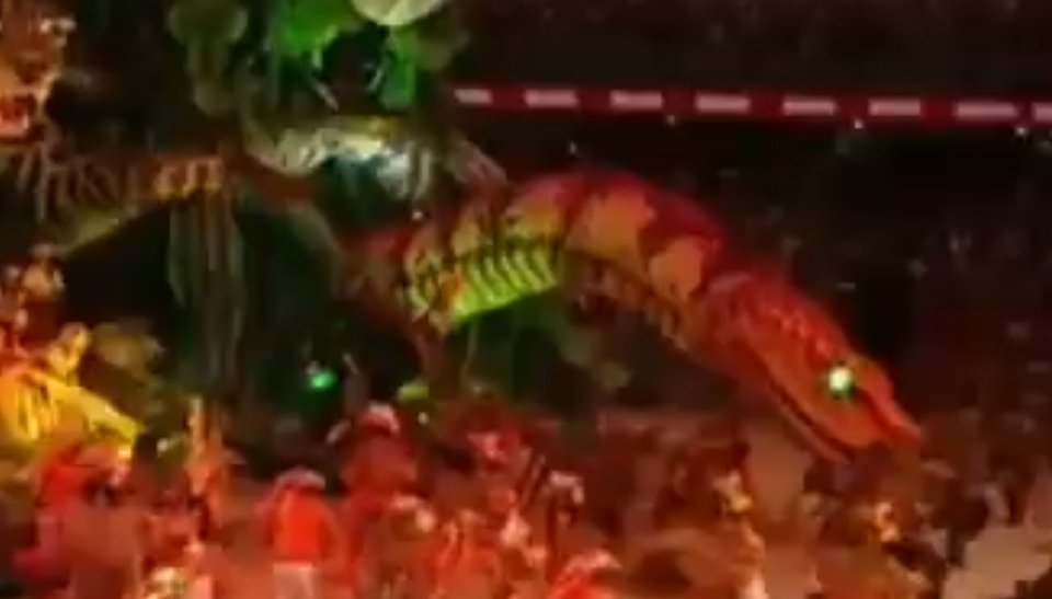 Alegoria do Garantido quebra durante apresentação na 2ª noite do Festival; vídeo