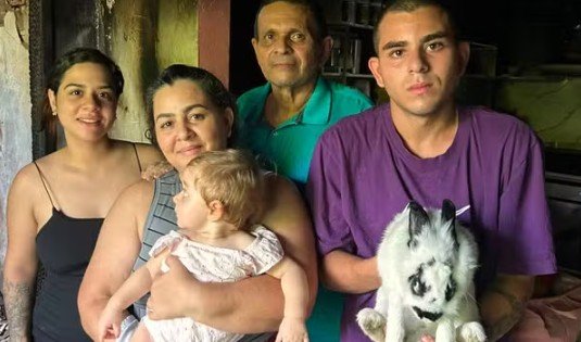Coelha de estimação "avisa" donos sobre incêndio de madrugada em Manaus