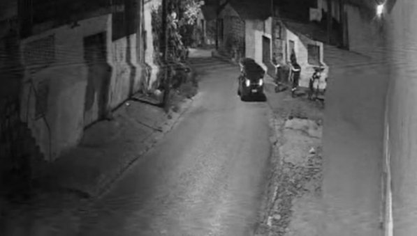 Câmeras registram fuga de criminosos após invasão à casa de PM em Manaus; vídeo