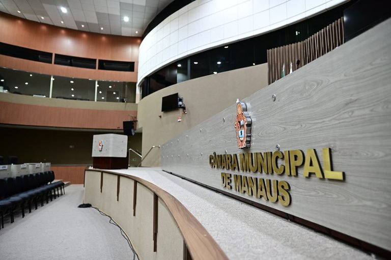 Concursos públicos são previstos na LDO de 2027 aprovada pela Câmara de Manaus