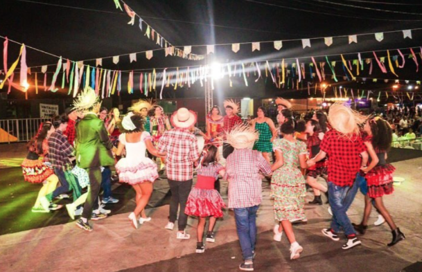 Festa junina da Nilton Lins terá shows, quadrilhas e toadas até sexta em Manaus