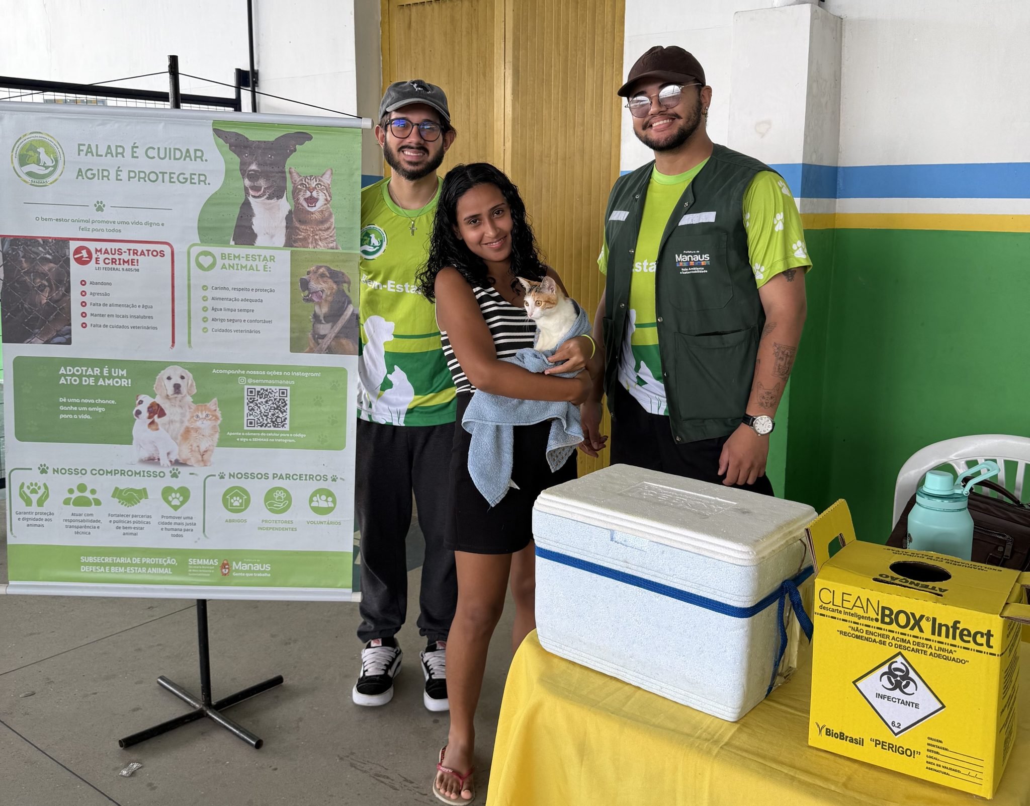 Projeto itinerante da Semmas leva vacinação animal e doação de mudas a moradores do Zumbi