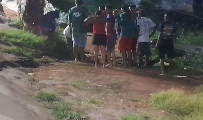 Mulher fica ferida em acidente entre motocicleta em ruas de Maués