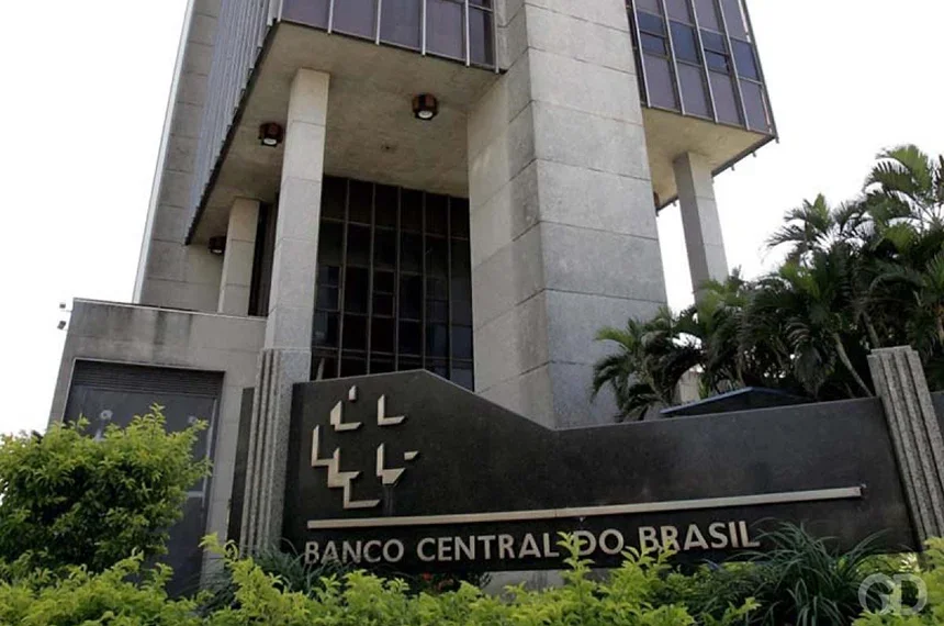 PEC da autonomia do Banco Central passa na CCJ e segue ao plenário