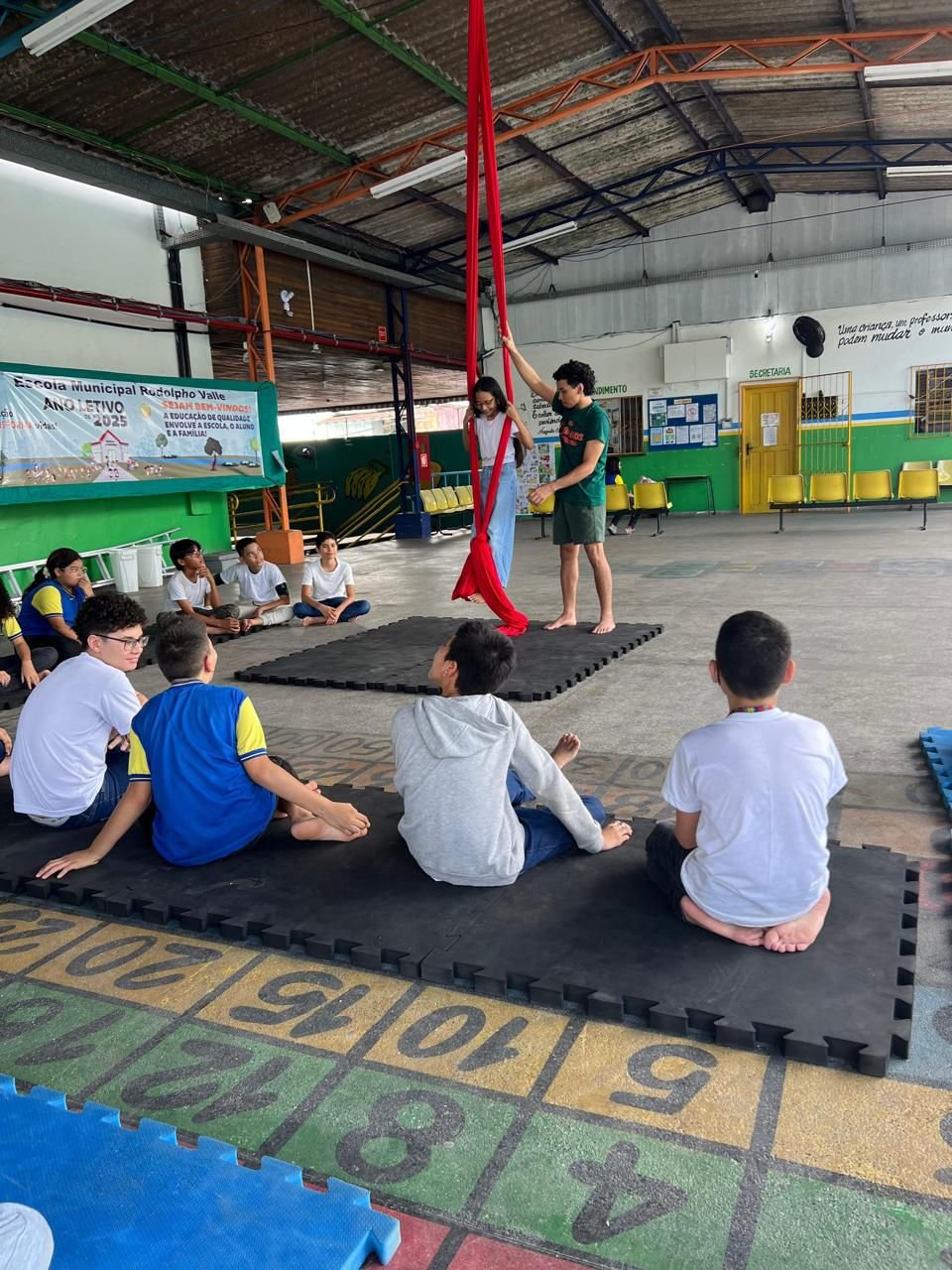 ‘Funâmbulos da Amazônia’: projeto promove a linguagem do circo em instituições de ensino de Manaus