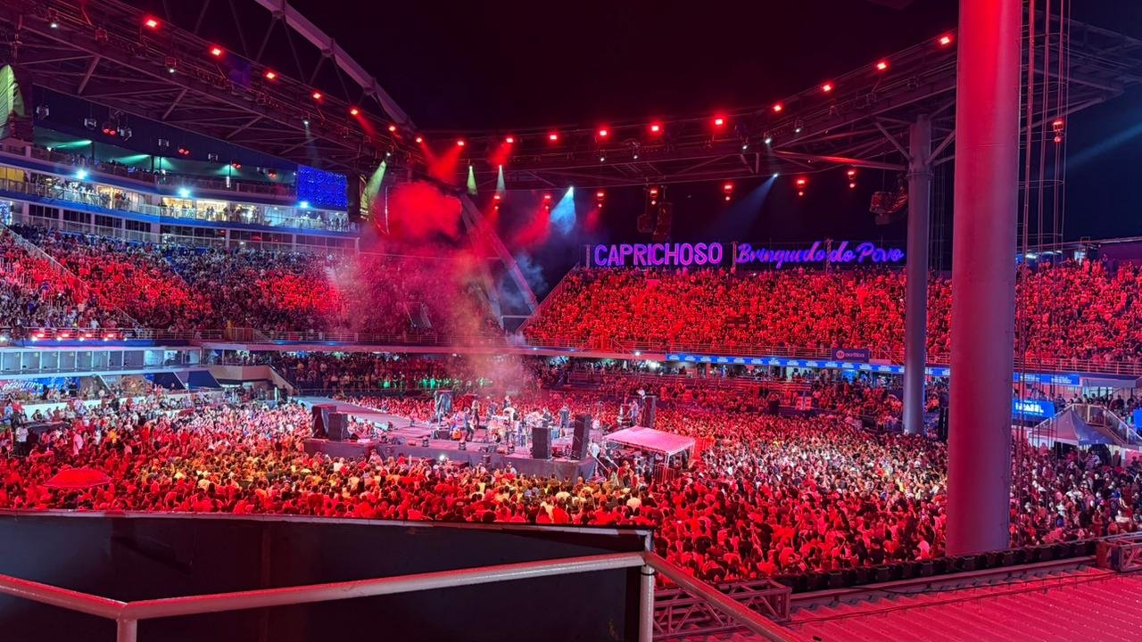 Festa dos Visitantes 2026 reúne 25 mil pessoas no Bumbódromo de Parintins