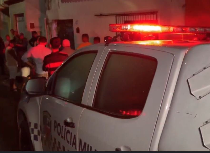 Homem corre para tentar escapar da morte, mas é executado na Compensa