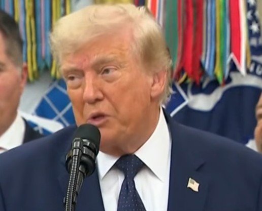 Após ataques, Trump fala em fim de cessar-fogo e prega "eliminar o câncer" do Irã