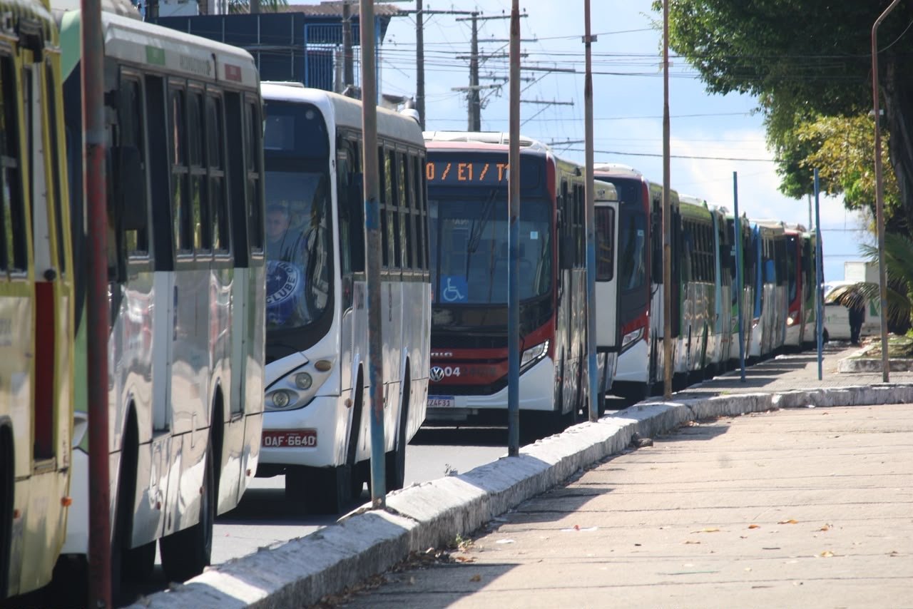 Governo do Amazonas deposita R$ 18 milhões para empresas de transporte coletivo