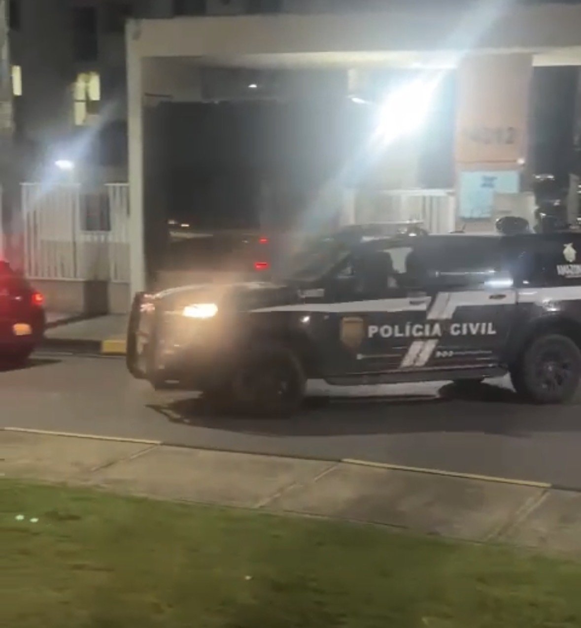 Polícia localiza na Ponta Negra mulher investigada por morte de policial civil no Alvorada