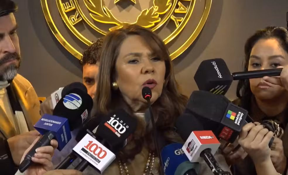 Após ser acusada de racismo, senadora paraguaia desafia Mbappé e cita prisão de Ronaldinho
