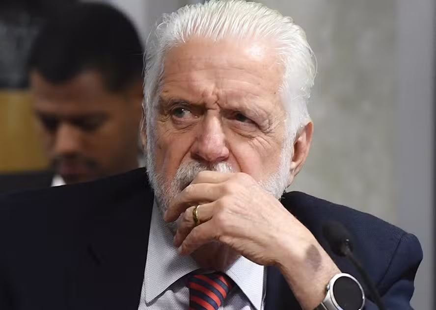 Investigação expõe 74 ligações entre Jaques Wagner e banqueiro investigado no caso Master