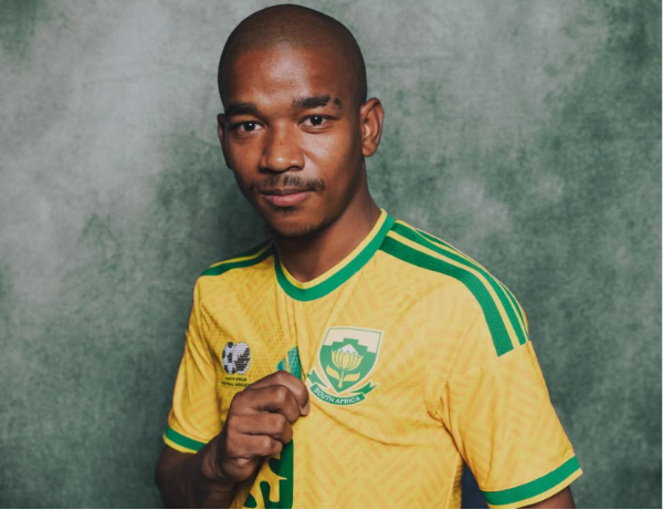 Aos 25, jogador da seleção da África do Sul morre após disputar Copa do Mundo