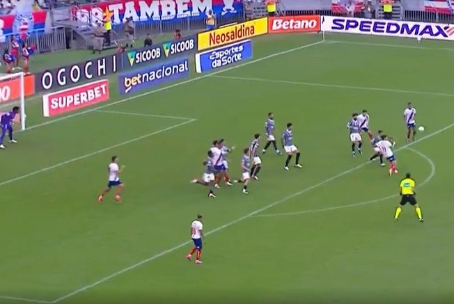 Corinthians empata com Bahia e segue na briga pelo G-6 do Brasileirão