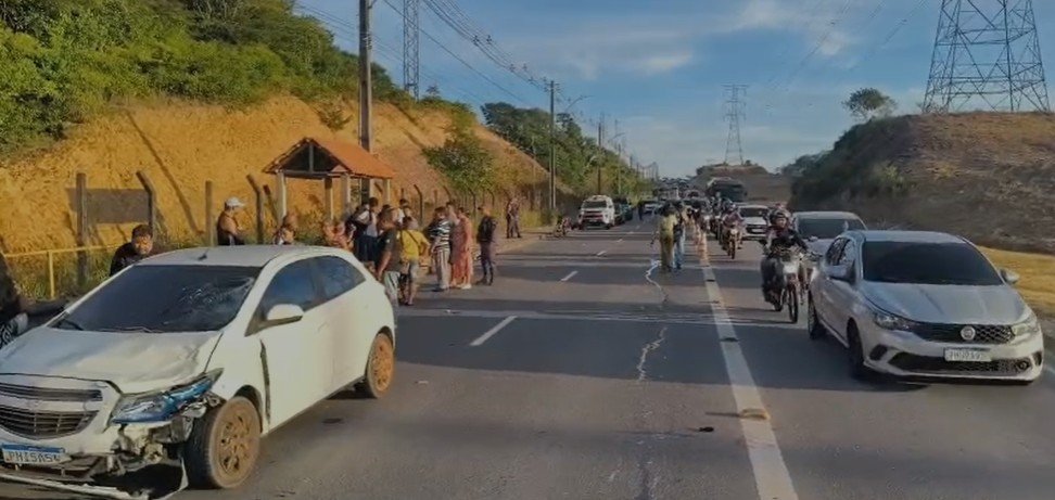 Agente de portaria morre em acidente ao fazer retorno sob canteiro central na Av. das Flores
