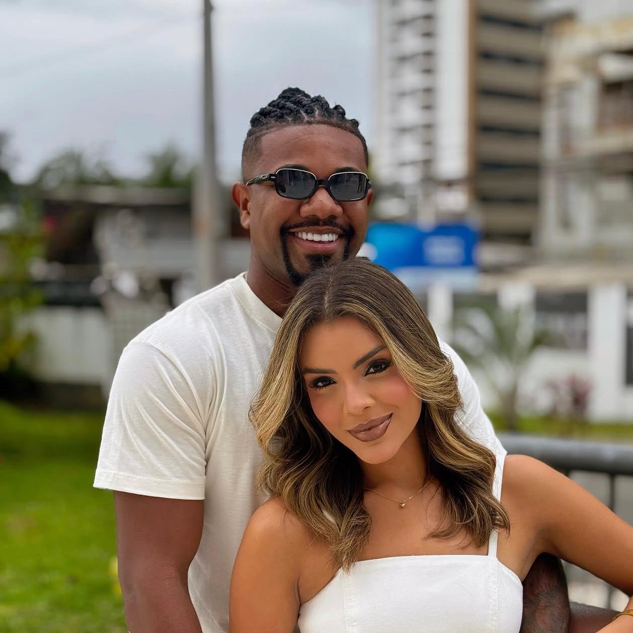 Mãe de Davi Brito chora ao descobrir casamento do filho pelas redes sociais