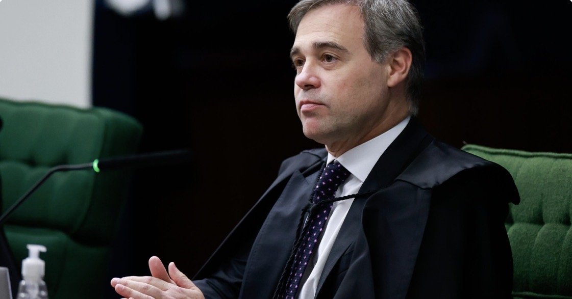 Mendonça autoriza PF a abrir inquérito para apurar tráfico de influência de Lulinha no governo