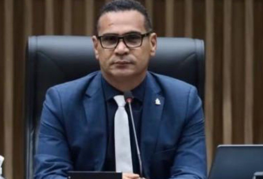 Juíz diz que cabe à Fazenda Pública julgar omissão da CMM em relação ao vereador Jaildo Oliveira e remete caso ao TJAM