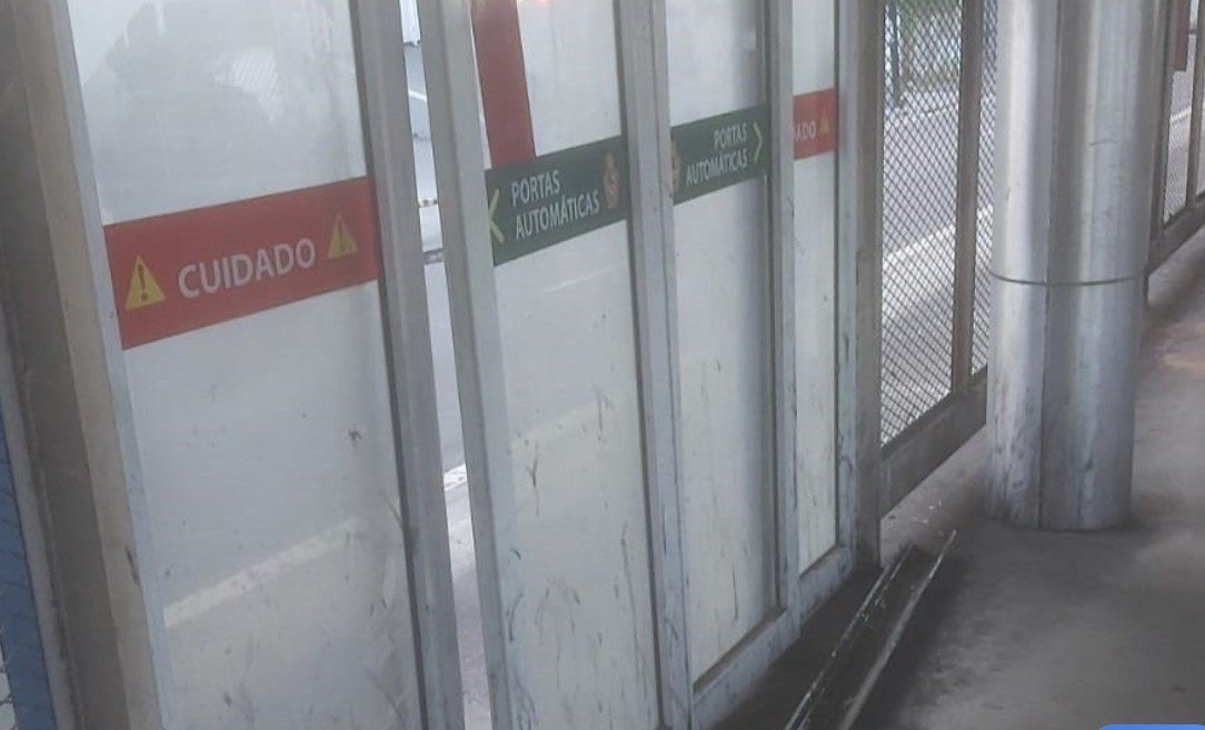 Vandalismo em portas automáticas de terminais gera prejuízo de R$ 31 mil em Manaus