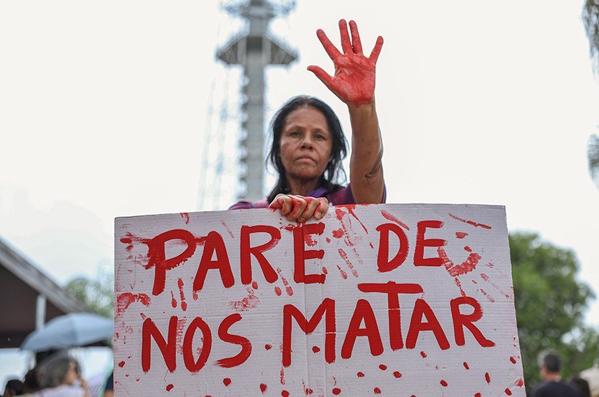 Feminicídios atingem maior número da história no Brasil em 2025