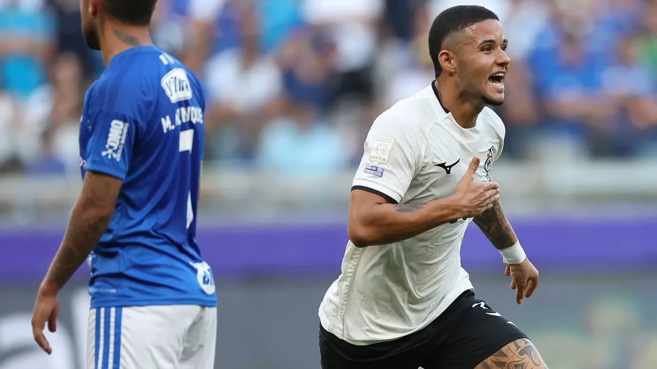Botafogo vence o Cruzeiro no Mineirão e sobe na tabela