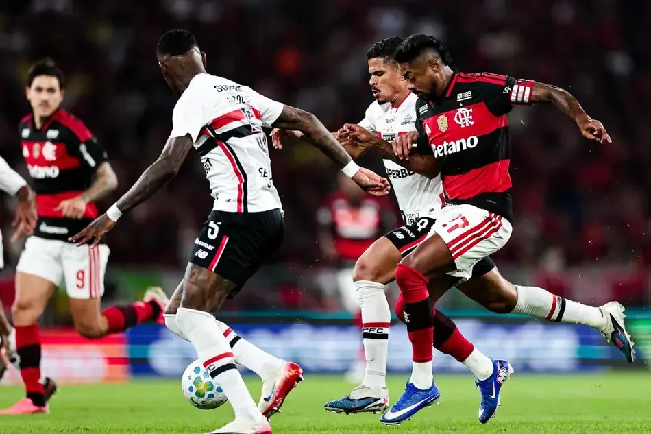 Flamengo e São Paulo empatam no Maracanã pelo Brasileirão