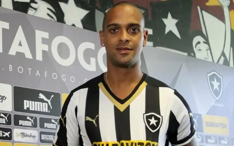 Ex-jogador do Botafogo morre após muro desabar durante ventania no RJ
