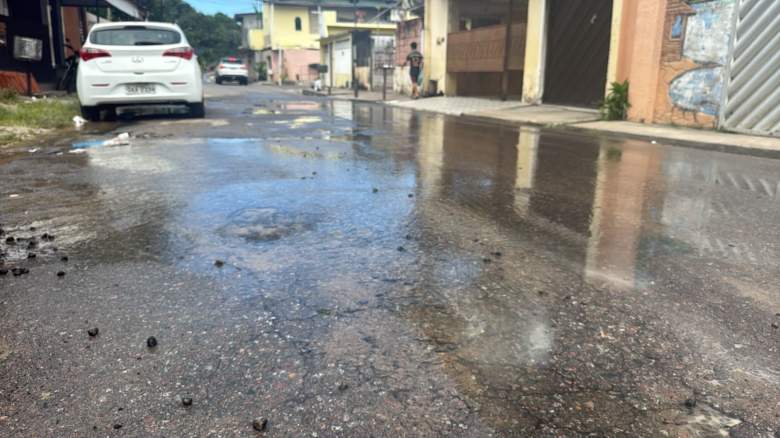 Moradores do Ouro Verde e Coroado denunciam transtornos causados por vazamentos da Águas de Manaus