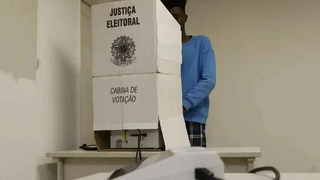 Voto em trânsito: prazo para solicitar começa nesta segunda-feira