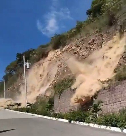 Vídeos mostram pânico e evacuação após terremoto de magnitude 7,3 no México