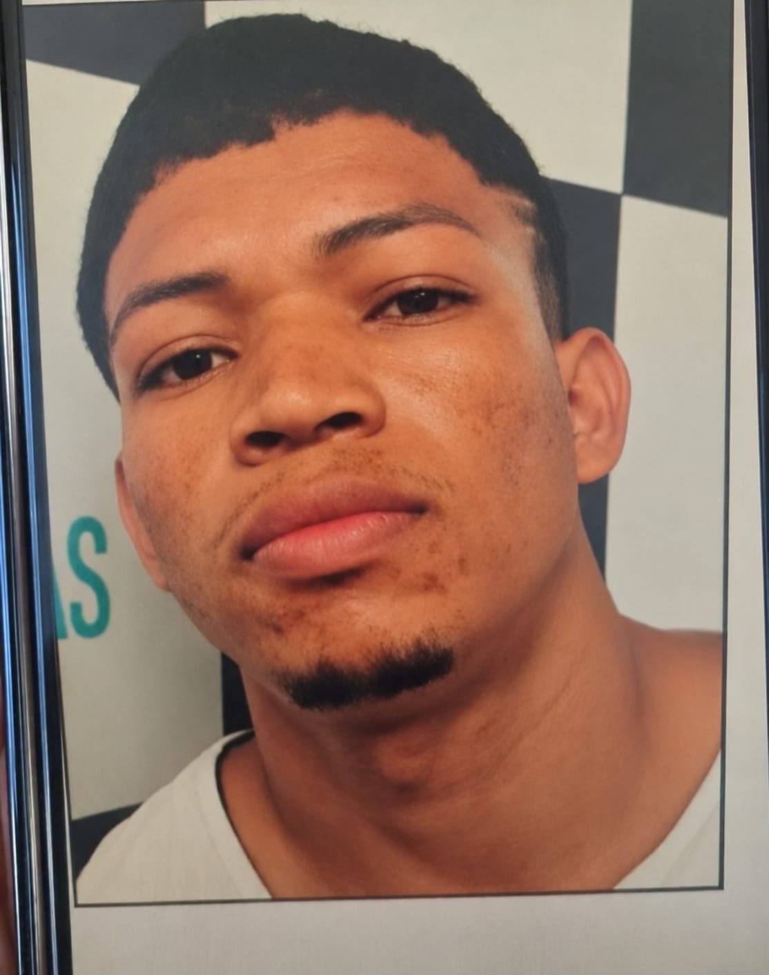 Polícia procura por homem que fugiu a caminho da audiência de custódia em Manaus