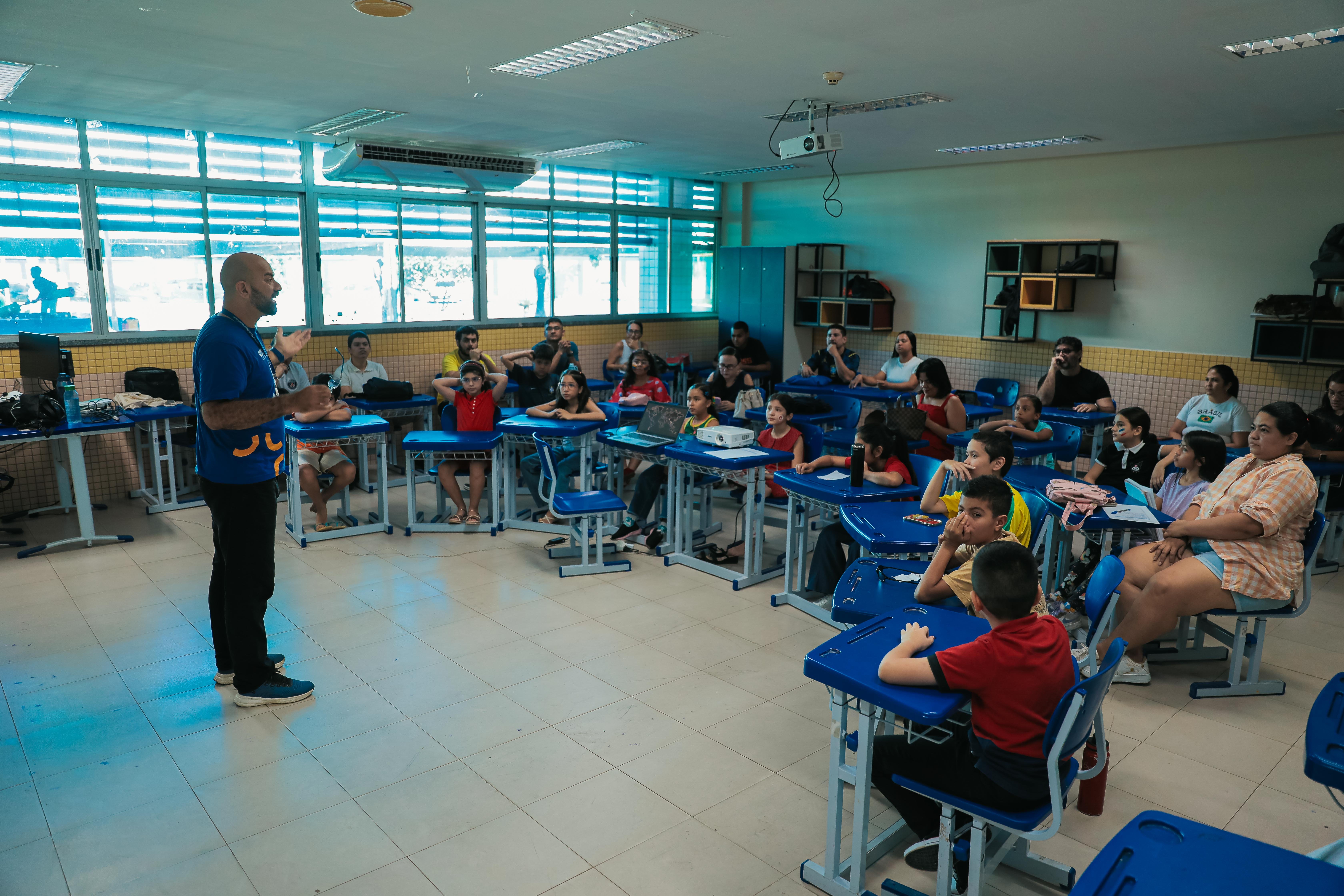 Sesc Amazonas oferece vagas em curso gratuito de inglês básico no Centro de Manaus