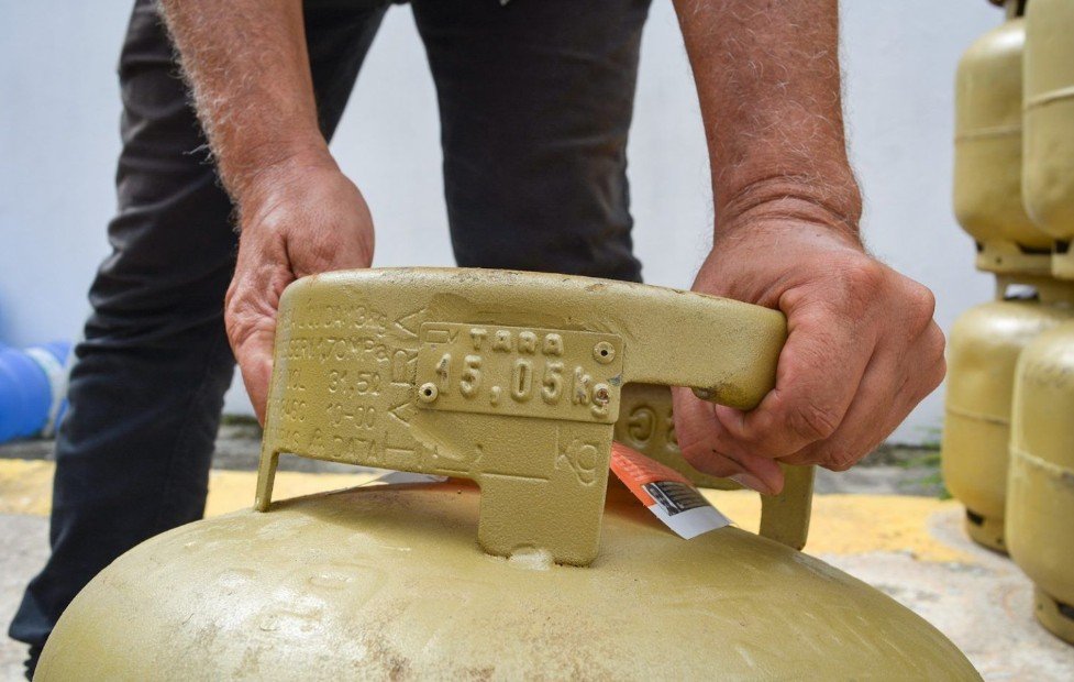 Gás de cozinha: veja onde encontrar a botija mais barata em Manaus após queda nos preços