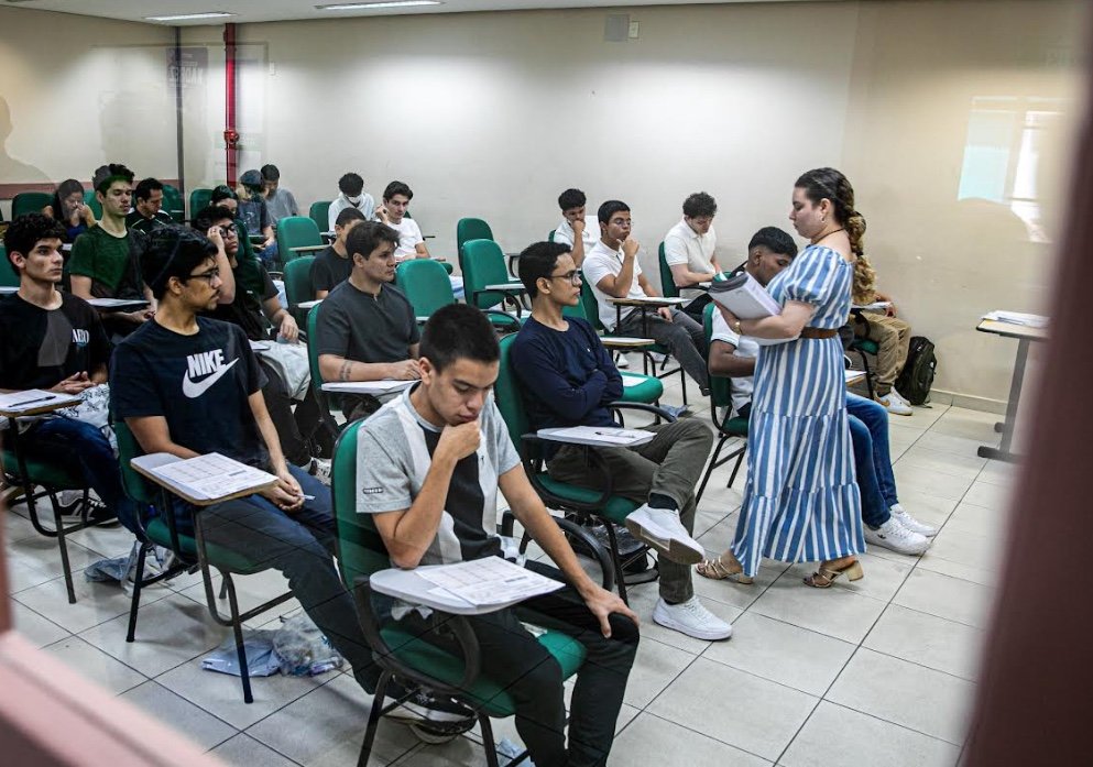 UEA lança editais para Vestibular e SIS com 4,4 mil vagas e curso inédito de Medicina Veterinária