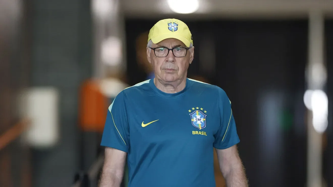 Jogadores pedem permanência de Ancelotti após eliminação do Brasil na Copa do Mundo