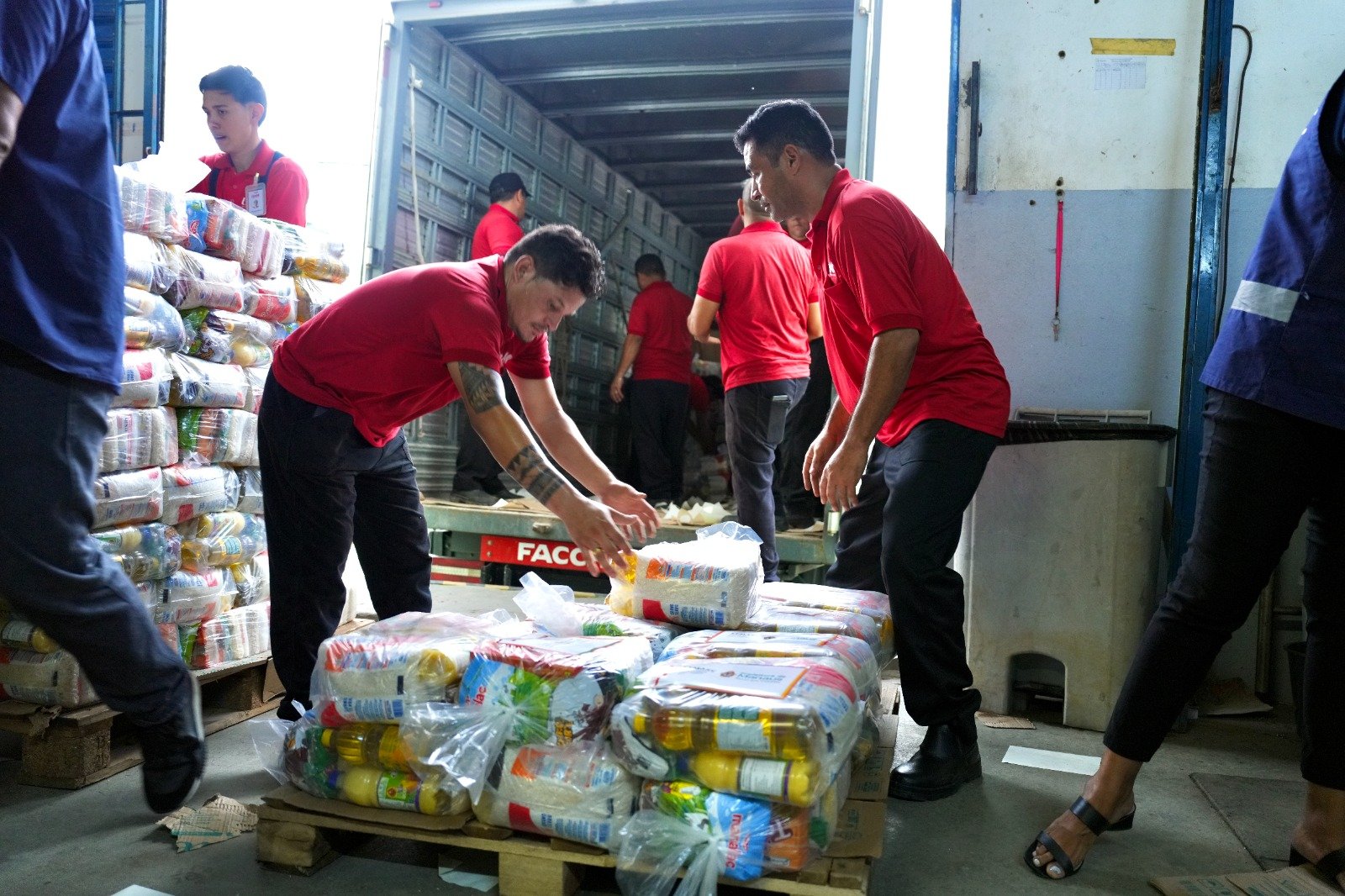 Prefeitura de Manaus enviará 230 toneladas de ajuda humanitária para a Venezuela