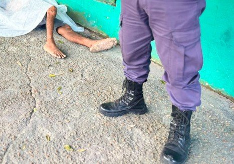 Homem é encontrado morto perto de escola no Armando Mendes